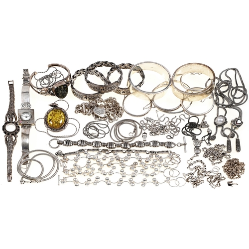 85 - Miscellaneous silver and other jewellery, approx 26oz