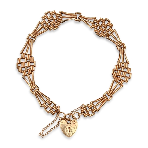 96 - A 9ct gold gate bracelet and padlock, 18cm l, 5.1g