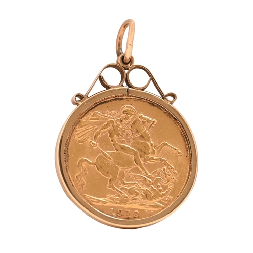 10 - Gold coin. Sovereign 1912, mounted in gold, 9.4g