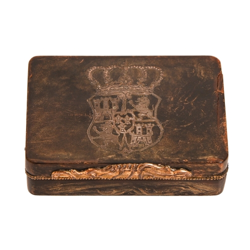 144 - A silver inlaid armorial horn and copper gilt snuff box, c18th c, the lid with the arms and shield o... 