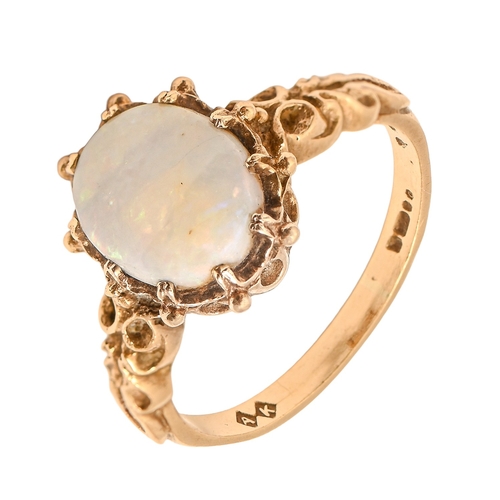 33 - An opal ring, in 9ct gold, 3g, size K