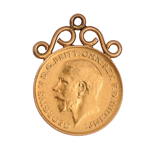 19 - Gold coin. George V, Half Sovereign 1914, mounted, 4.5gNO BUYER'S PREMIUM ON THIS LOT... 