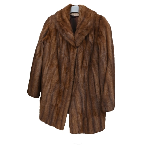 502 - Vintage Clothing. Miscellaneous ladies mink and other fur coats etc, circa 1960s and later (7)... 