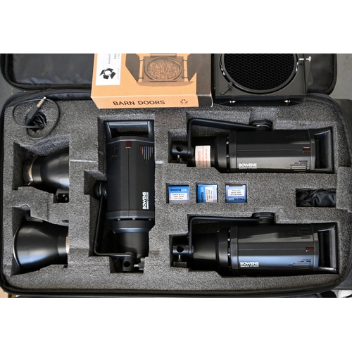 Photography. Three Bowens Gemini GM500R studio flash monolights and ...
