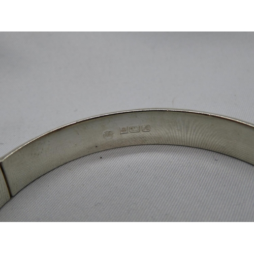 107 - Vintage silver bangle engraved pattern Birmingham 1975 14g