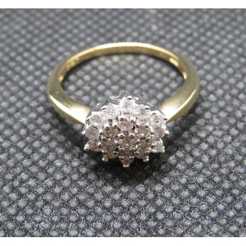 174 - 18ct yellow gold and diamond cluster ring .5ct diamonds