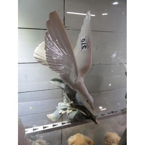 370 - Lladro white dove