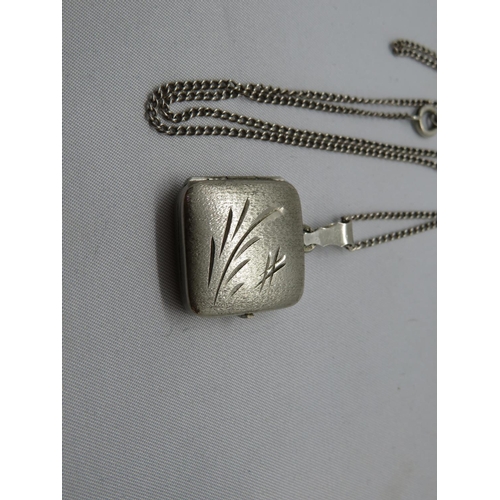 76 - Vintage silver locket 17