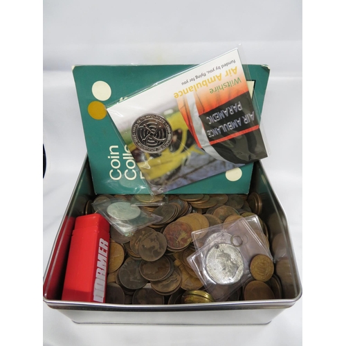 372 - Large collection of English coins including Victorian pennies and some commemorative coins. 4kg in t... 