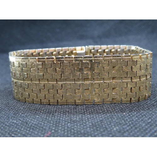 72 - Gilt metal Milanese style bracelet