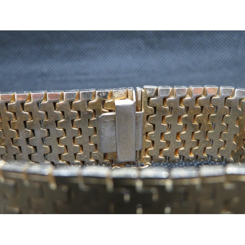 72 - Gilt metal Milanese style bracelet