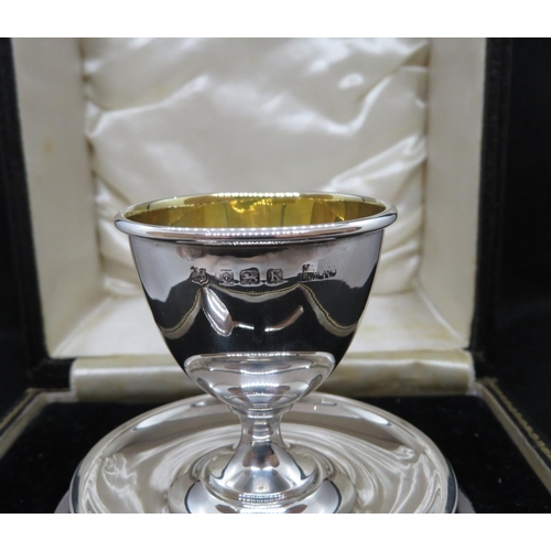 89 - Silver egg cup and spoon nicely boxed gilding to bowl Birmingham 1934