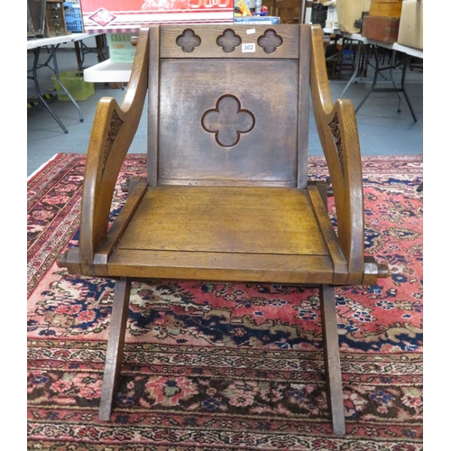 302 - 1 beautifully carved early Victorian Glastonbury chair excellent condition