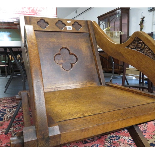 302 - 1 beautifully carved early Victorian Glastonbury chair excellent condition