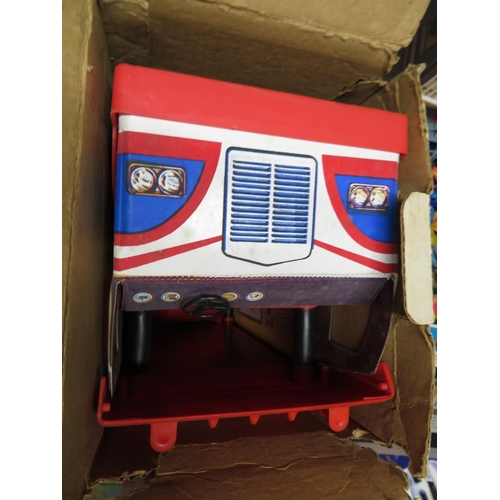 318 - Evil Knievel Scramble van boxed some pieces missing