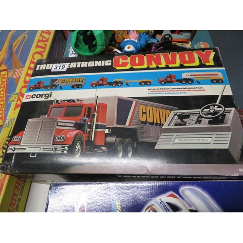 319 - Corgi Trucker Tronic convoy remote control