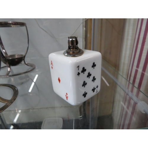 400 - Card related cigarette lighter