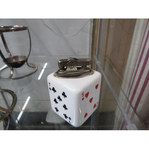 400 - Card related cigarette lighter