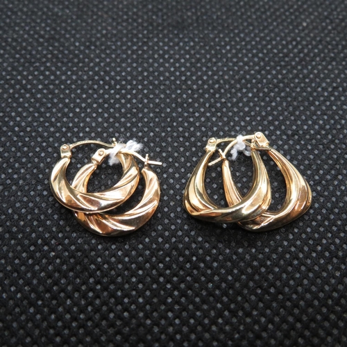 185 - 2 sets of 9ct gold earrings 1.2g