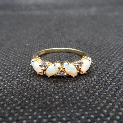 187 - Boxed 9ct gold opal ring size P