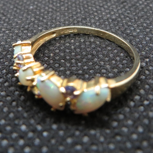 187 - Boxed 9ct gold opal ring size P