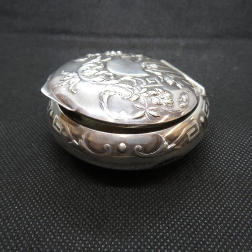 189 - Old silver snuff box - catch slightly loose - 46.2g