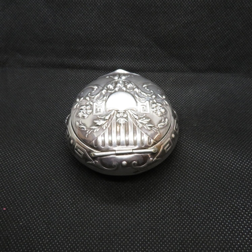 189 - Old silver snuff box - catch slightly loose - 46.2g