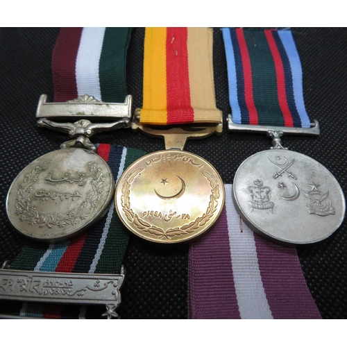 194 - Collection of 5x middle eastern medals