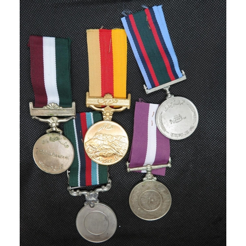 194 - Collection of 5x middle eastern medals