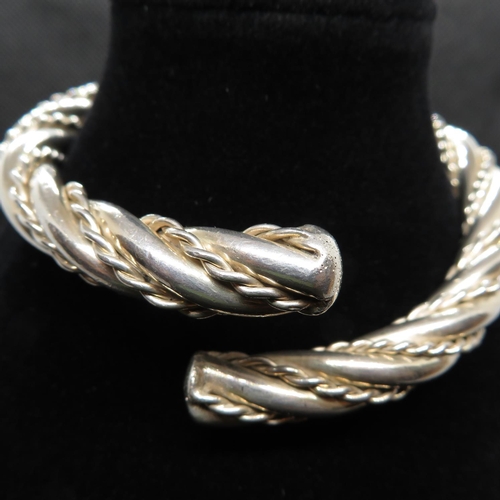 30 - Fine quality silver twist bangle HM London 1995 dia. 2.5