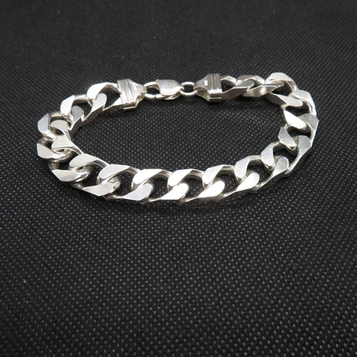 62 - Large heavy gent's bracelet 9