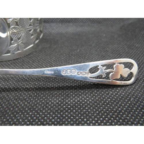 9 - Silver napkin ring engraved Moira pierced shamrock decoration Sheffield 1903 with silver spoon simil... 