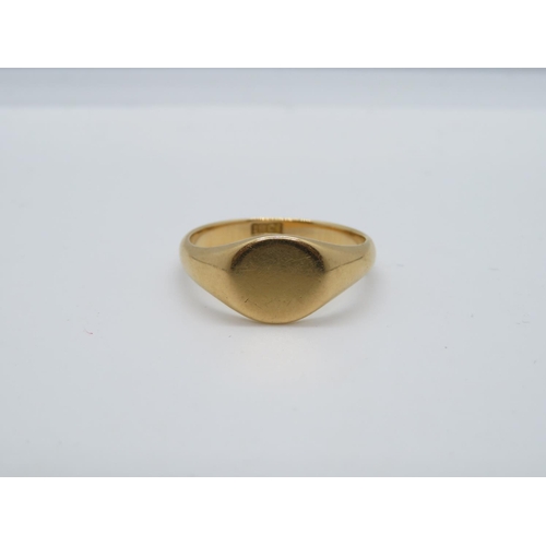 127 - 18ct signet or pinkie ring size N 4.1g