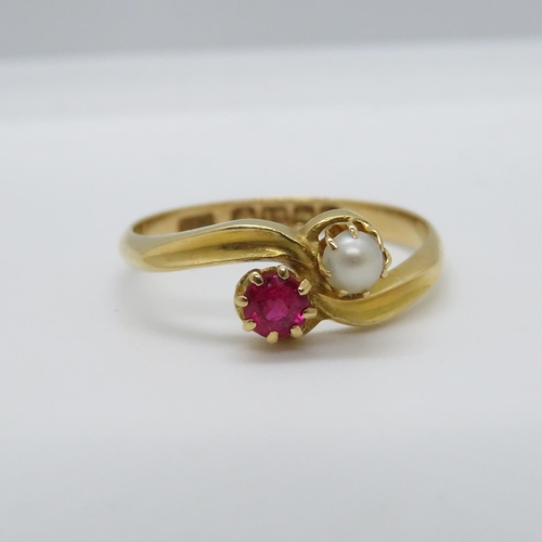134 - 18ct diamond and ruby ring size N 2.5g
