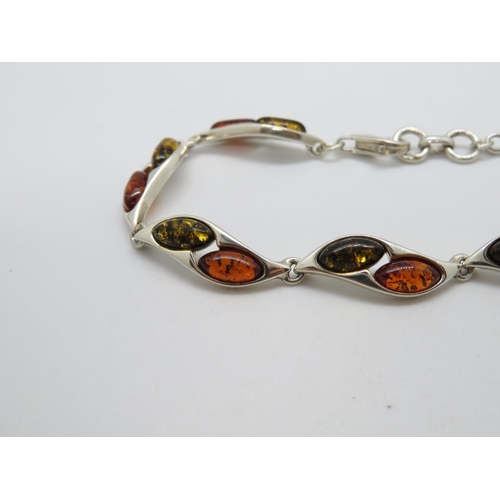 37 - Silver bracelet set with Baltic amber