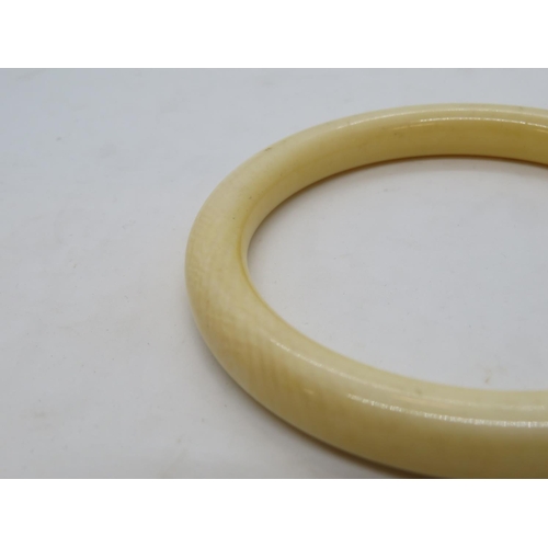 392 - Ivory Victorian bangle 34g  3.5