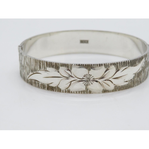 126 - Vintage silver bangle floral engraving HM Birmingham 1974 29.3g