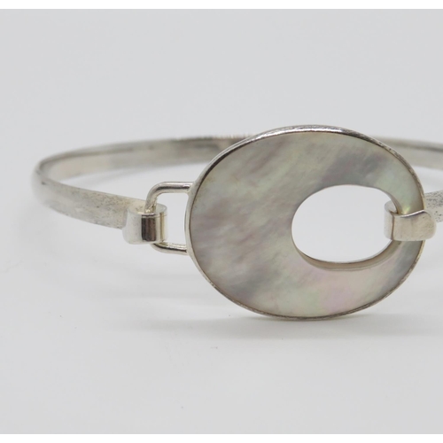 128 - HM silver bangle with Mother of Pearl 10.9g