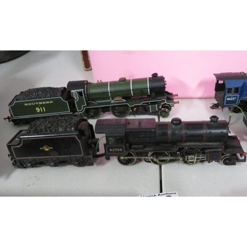 276 - 2x Hornby 00 engines with tenders