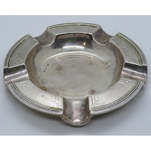 302 - Silver dish 97g