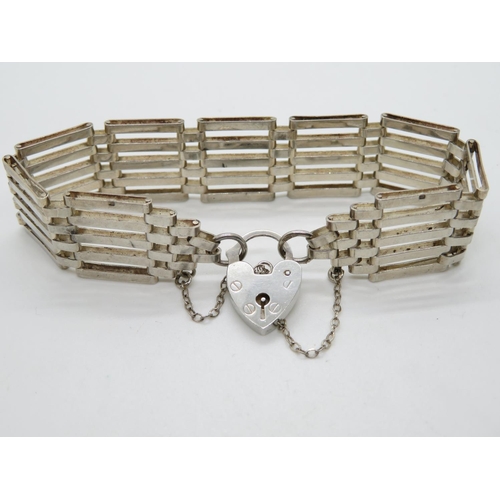 62 - Vintage silver 5 bar gate bracelet Birmingham 1982 7.25