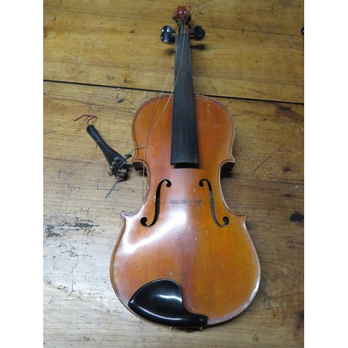 284 - Vintage violin in case with bow
36cm by 21cm