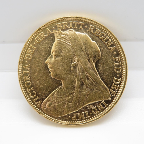 5 - 1900 full sovereign excellent condition