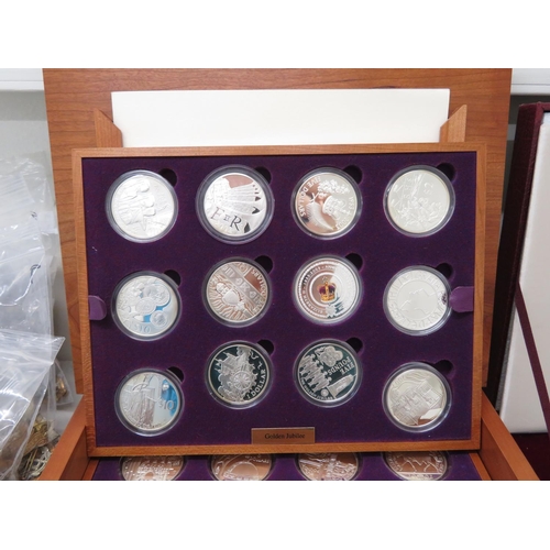 88 - Silver set in wooden box of 24x golden Jubilee crown size coins all silver proof with certificates -... 