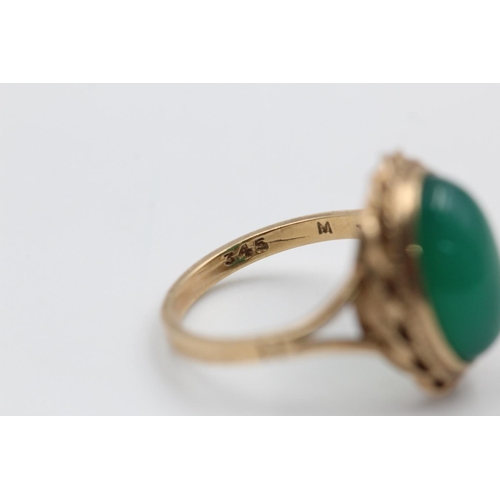 109 - 9ct gold chrysoprase dress ring size N