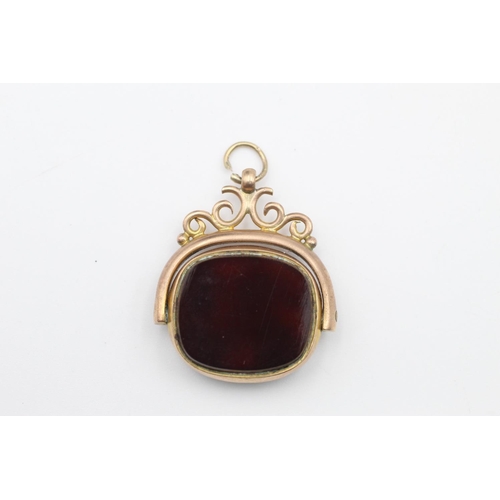 112 - 9ct gold antique gemstone swivel fob with bloodstone & carnelian