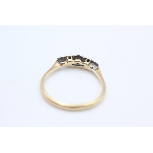 116 - 9ct Gold & platinum diamond detail ring size P