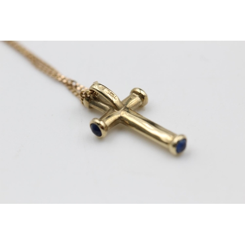 133 - 9ct gold cross pendant necklace