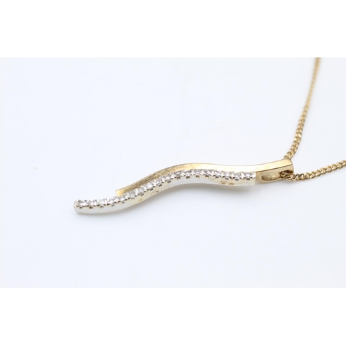 172 - 9ct gold diamond pendant necklace