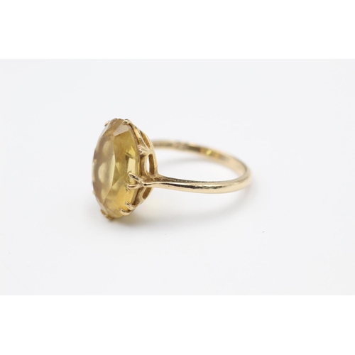 174 - 9ct Gold quartz cocktail ring size P